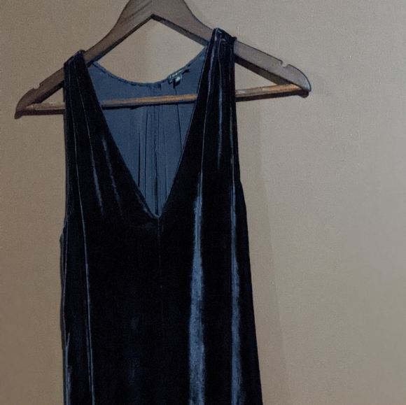 Babaton Velvet Dress - Picture 1 of 4